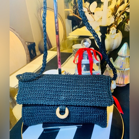 Handmade Crochet Crossbody Bags from Korea - Picture 3 of 4